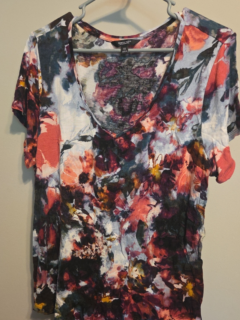 Vera Wang Multicolor Floral V-Neck Short Sleeve Top
